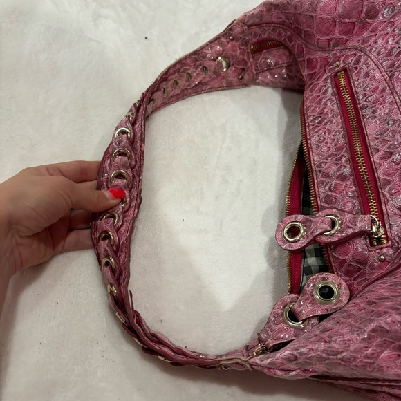 JESSICA SIMPSON Faux Leather Embossed Crocodile Hobo Shoulder Handbag - pink - Picture 8 of 8